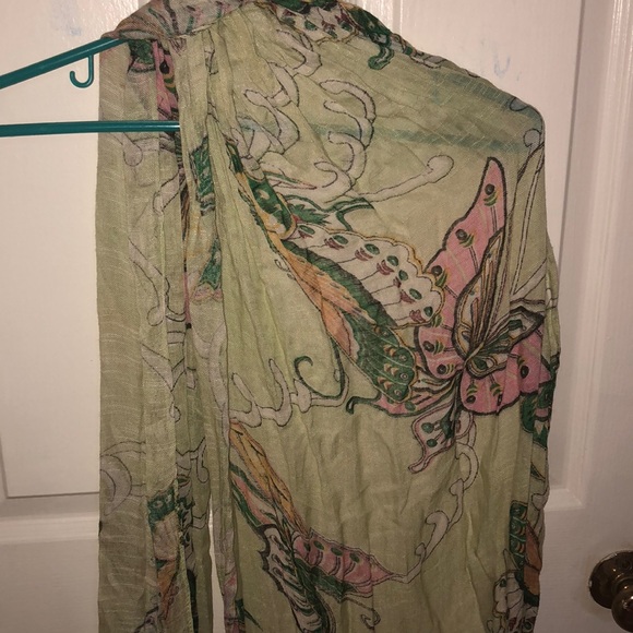 Scarfs - Picture 2 of 3